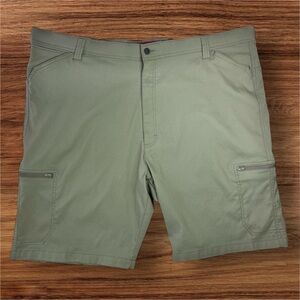 Wrangler Men’s 10” Inseam Green Tech Shorts. Stretch Material. Size 50 Waist.